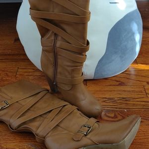 Beautiful Tan Boots